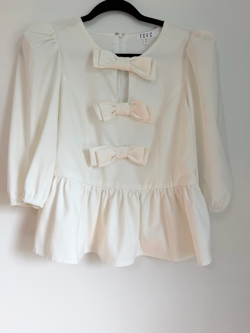 TCEC bow white blouse size small minimalist girly